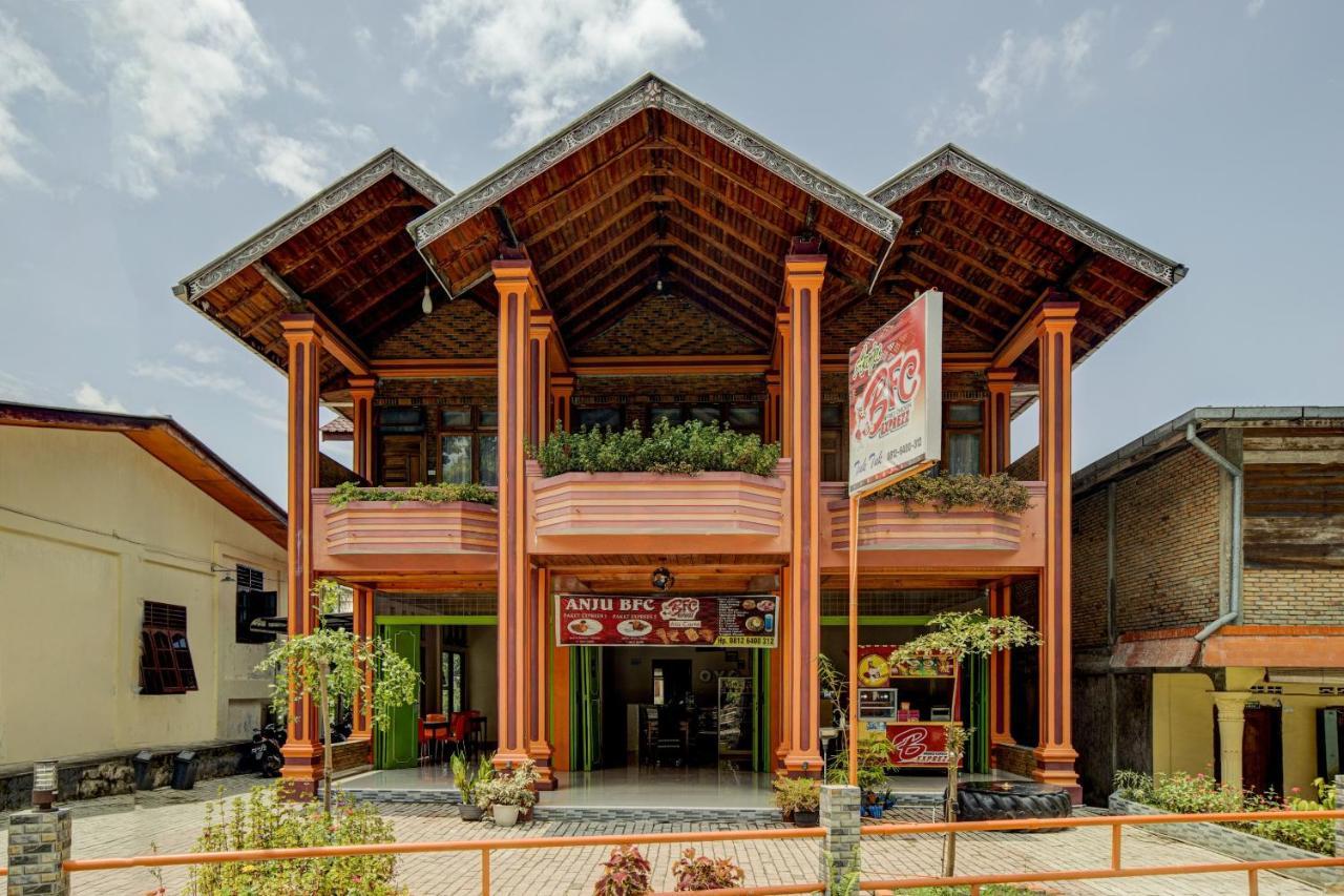 Oyo 3202 Hans Homestay Tuk Tuk Exterior photo